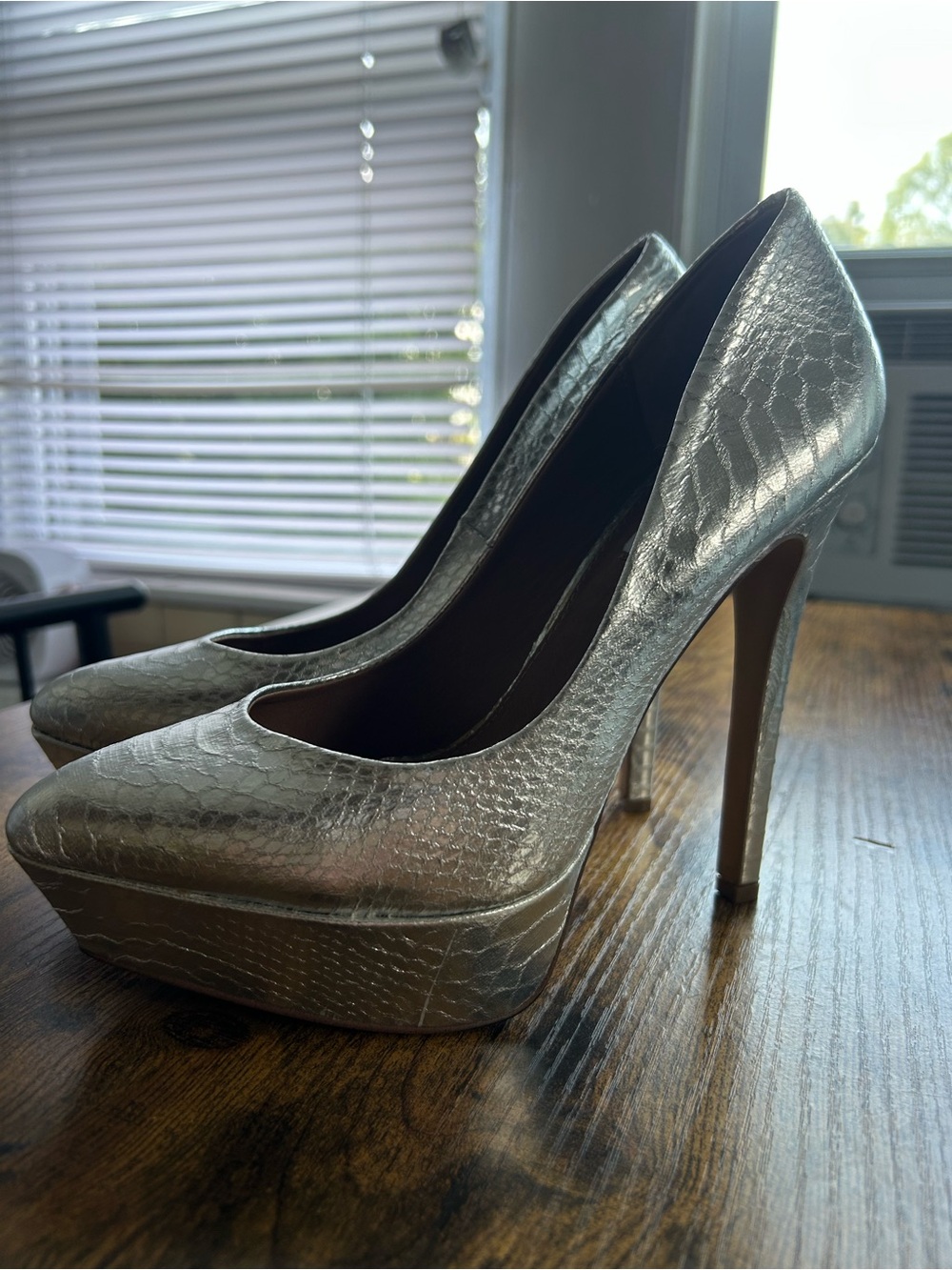Steve Madden Silver Snakeskin Platform Stiletto Pump